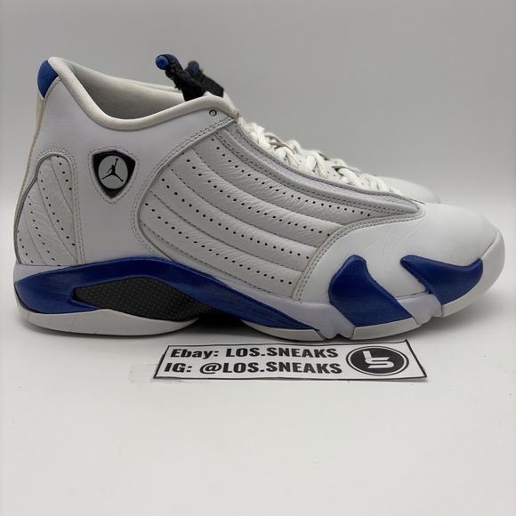 Athletic_Shoes